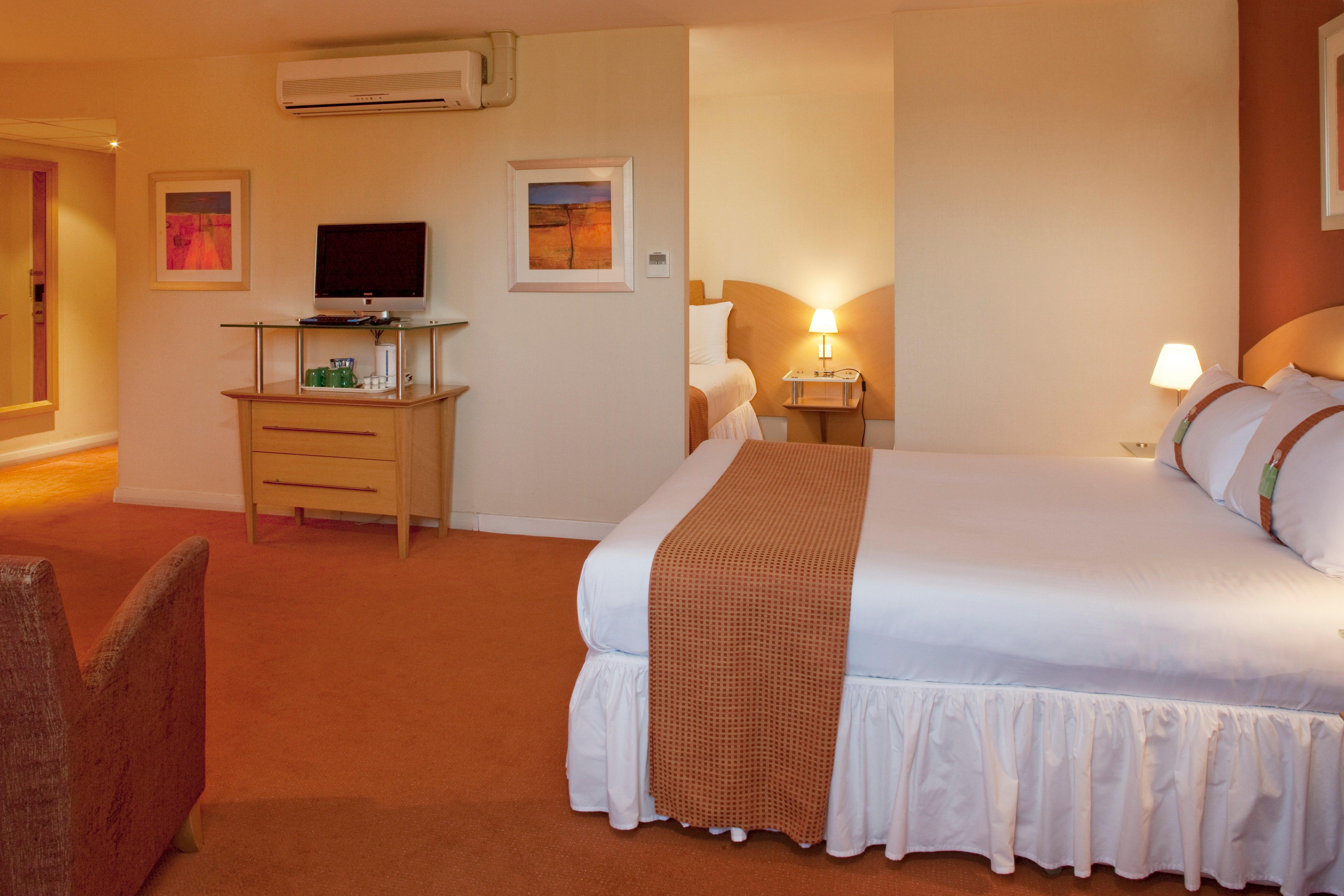 Holiday Inn Ashford - North A20 By Ihg Bagian luar foto