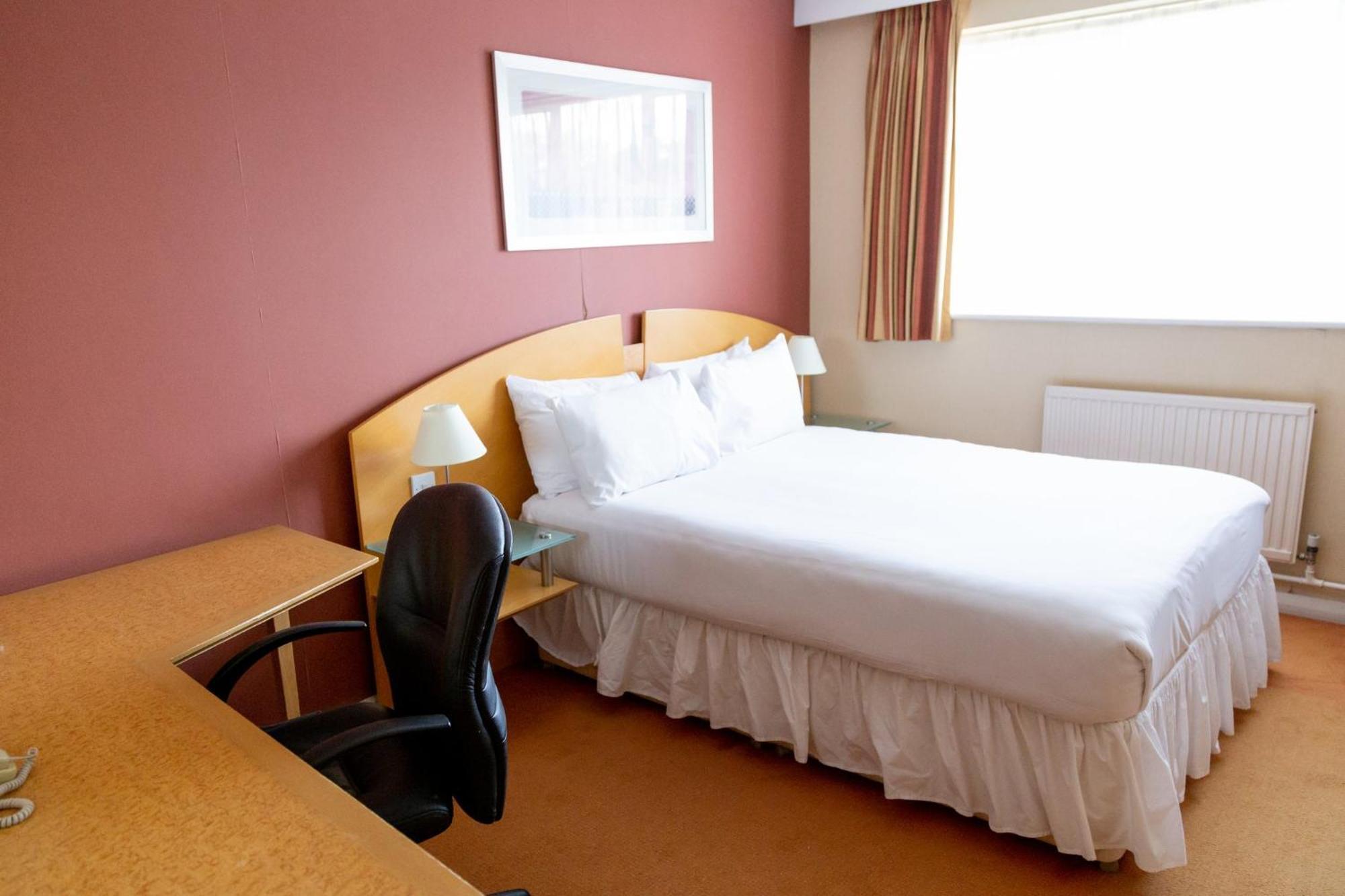 Holiday Inn Ashford - North A20, An Ihg Hotel Bagian luar foto