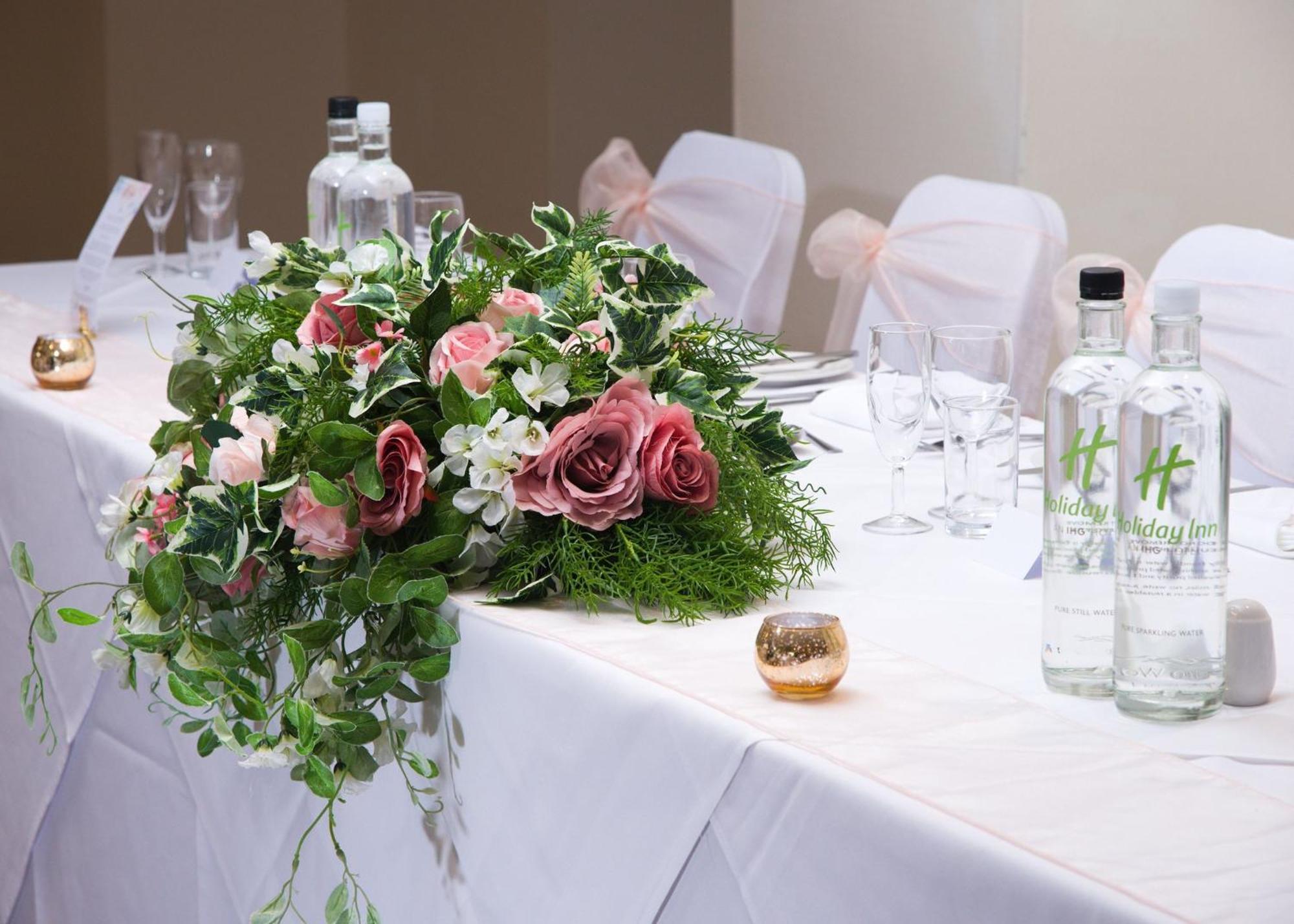 Holiday Inn Ashford - North A20 By Ihg Bagian luar foto