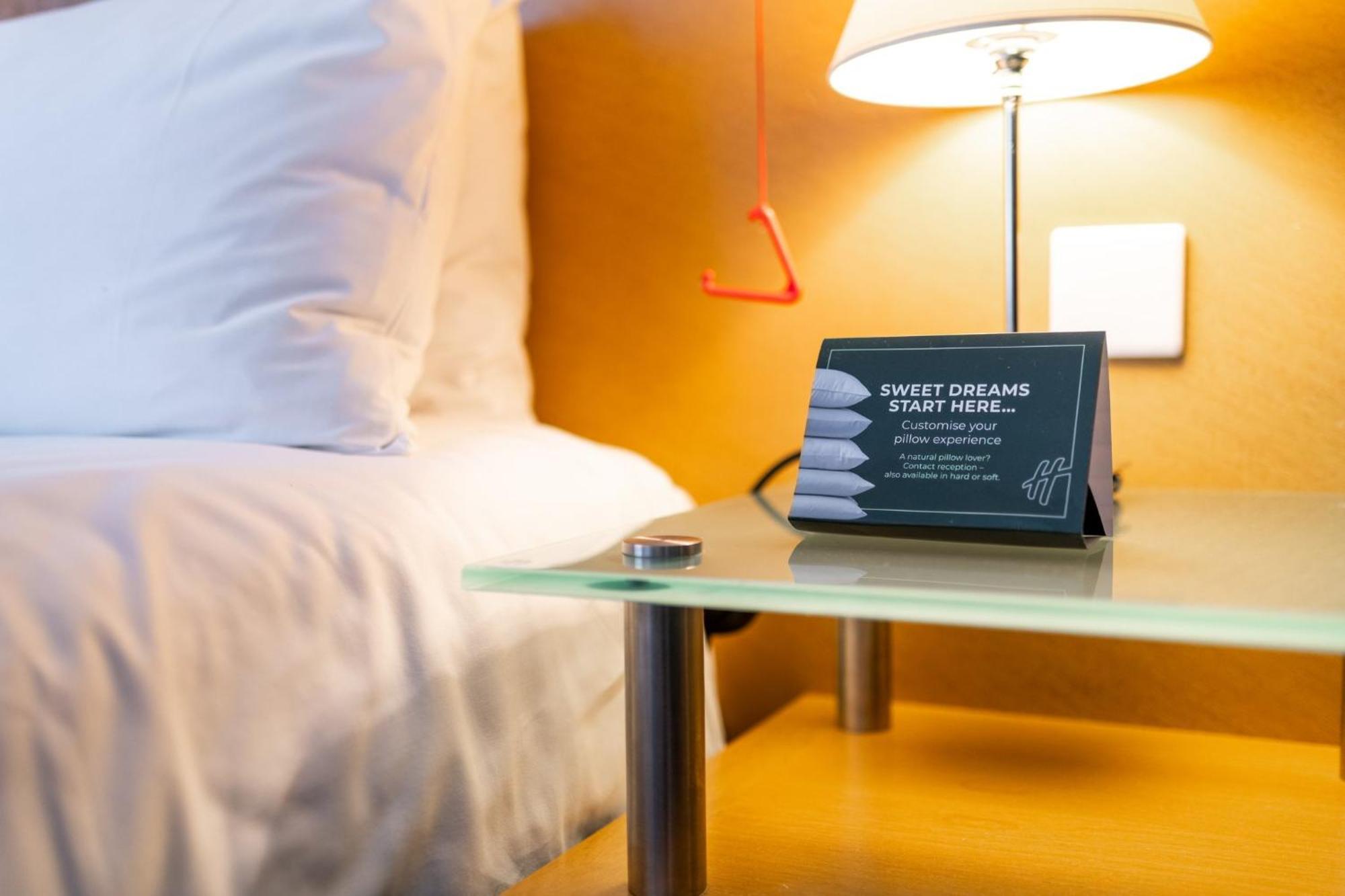 Holiday Inn Ashford - North A20 By Ihg Bagian luar foto