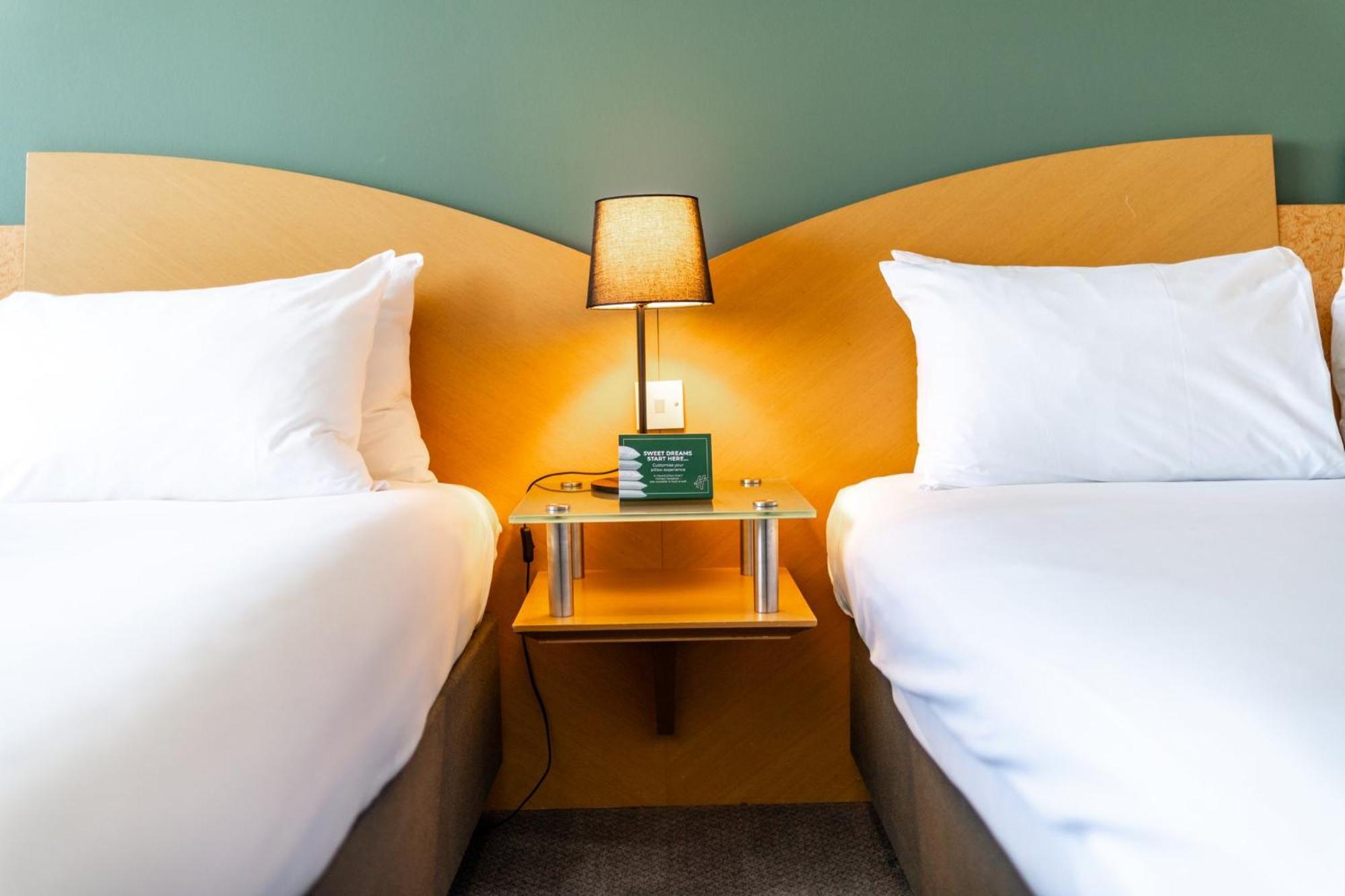 Holiday Inn Ashford - North A20 By Ihg Bagian luar foto