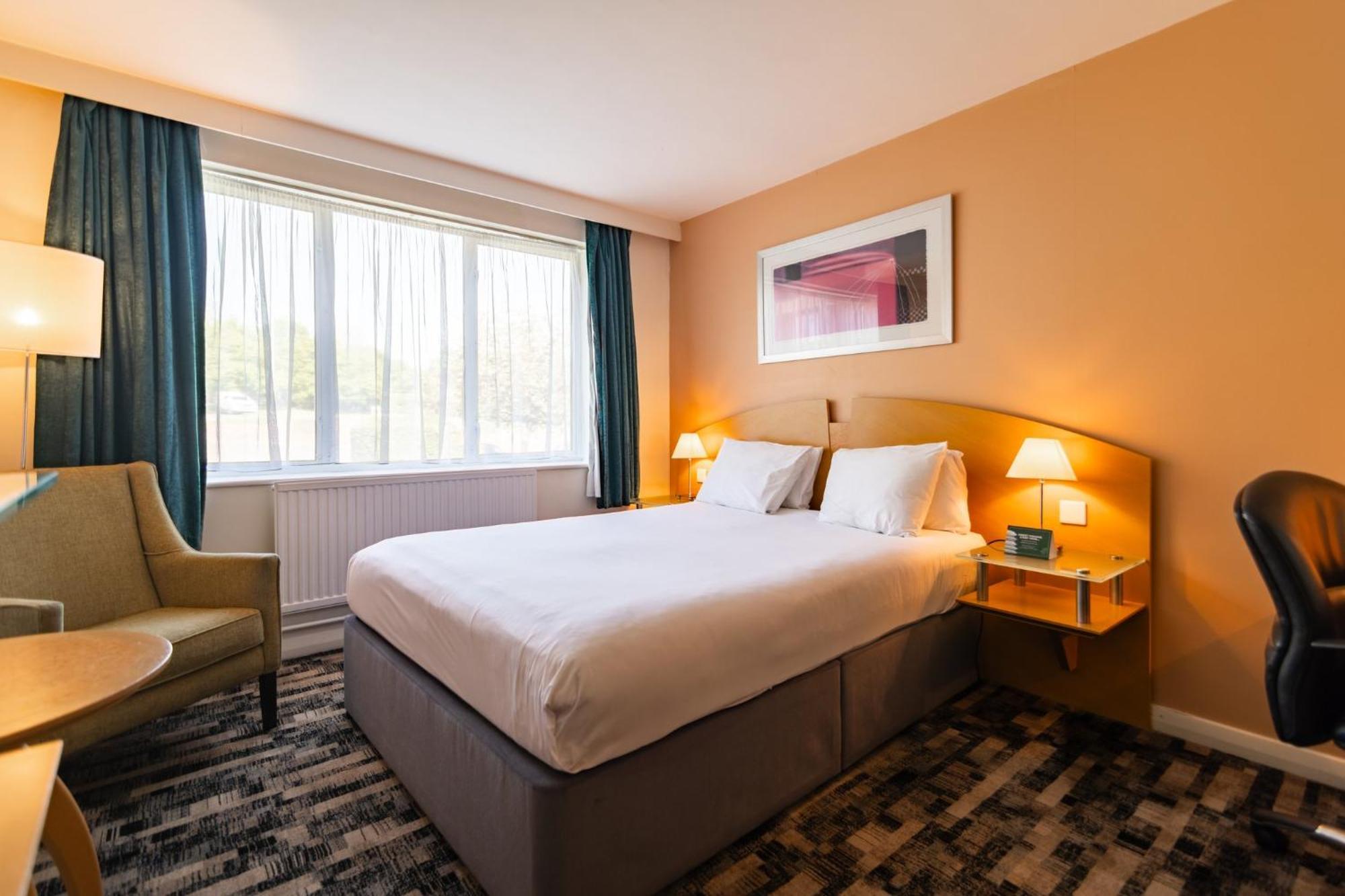 Holiday Inn Ashford - North A20 By Ihg Bagian luar foto