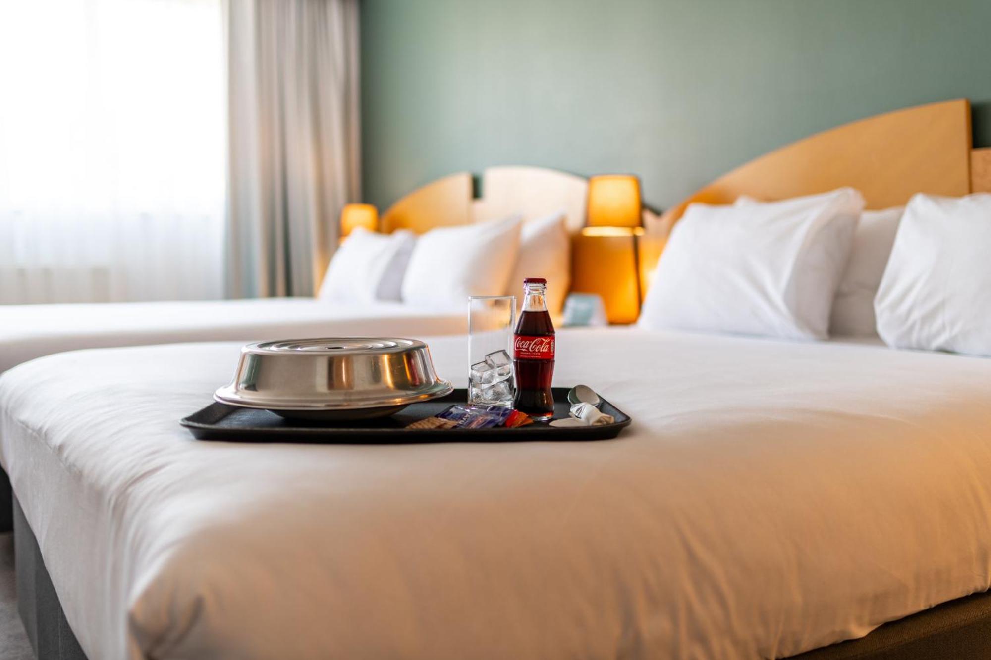 Holiday Inn Ashford - North A20 By Ihg Bagian luar foto