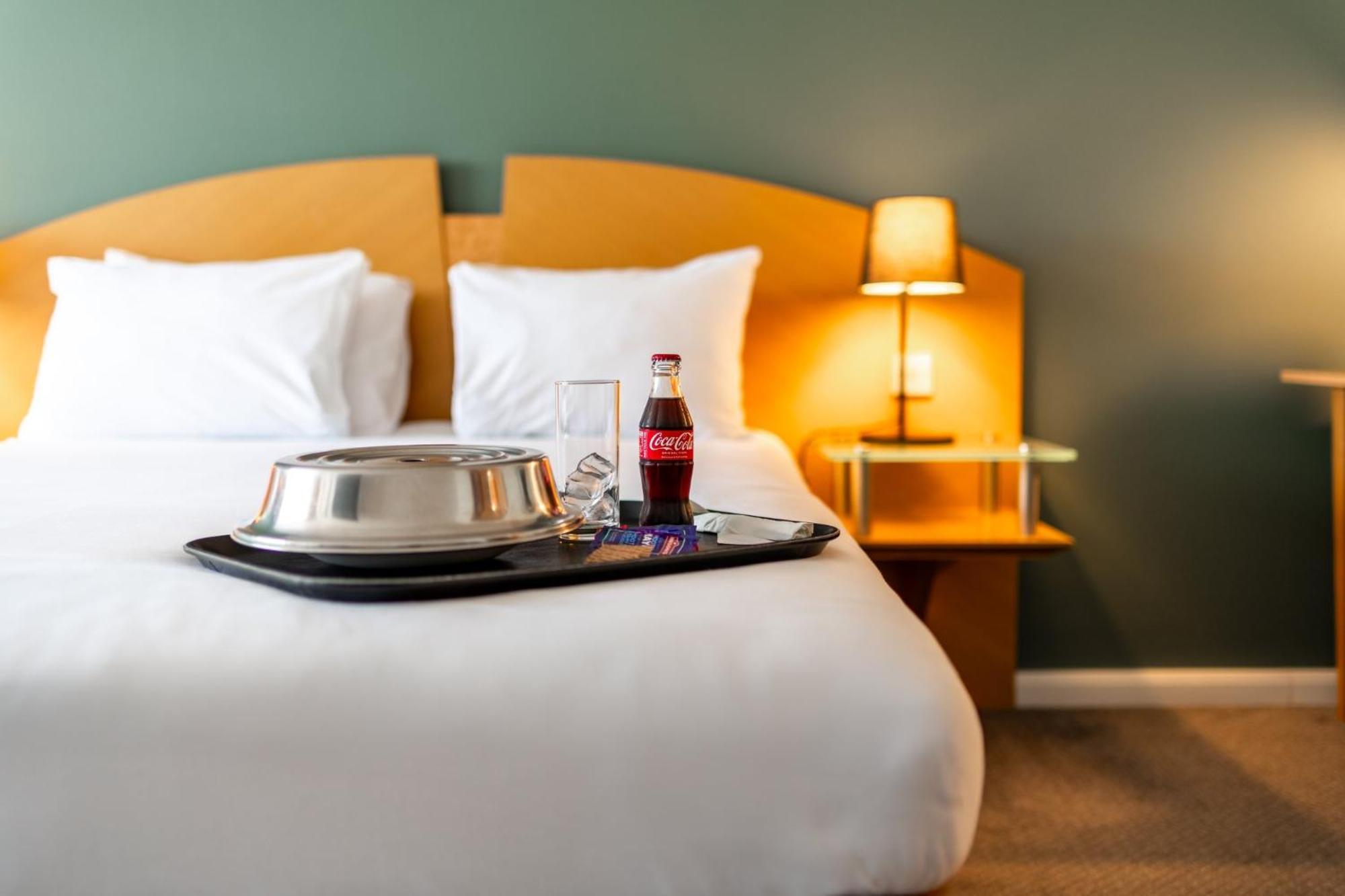 Holiday Inn Ashford - North A20 By Ihg Bagian luar foto