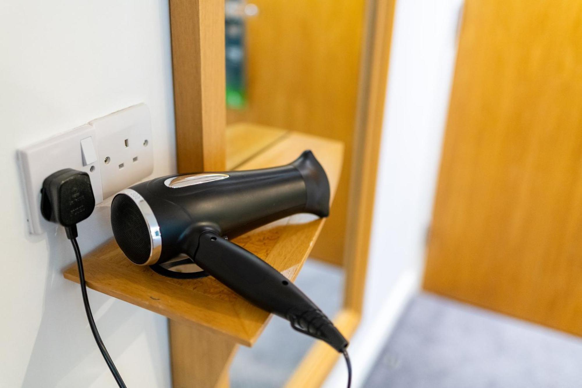Holiday Inn Ashford - North A20 By Ihg Bagian luar foto