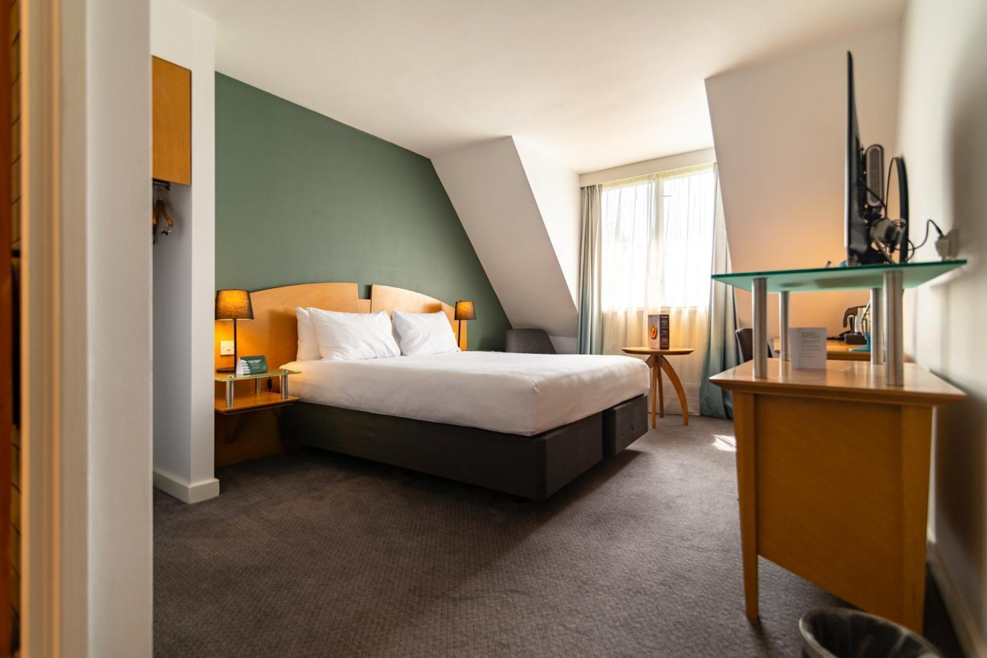 Holiday Inn Ashford - North A20 By Ihg Bagian luar foto
