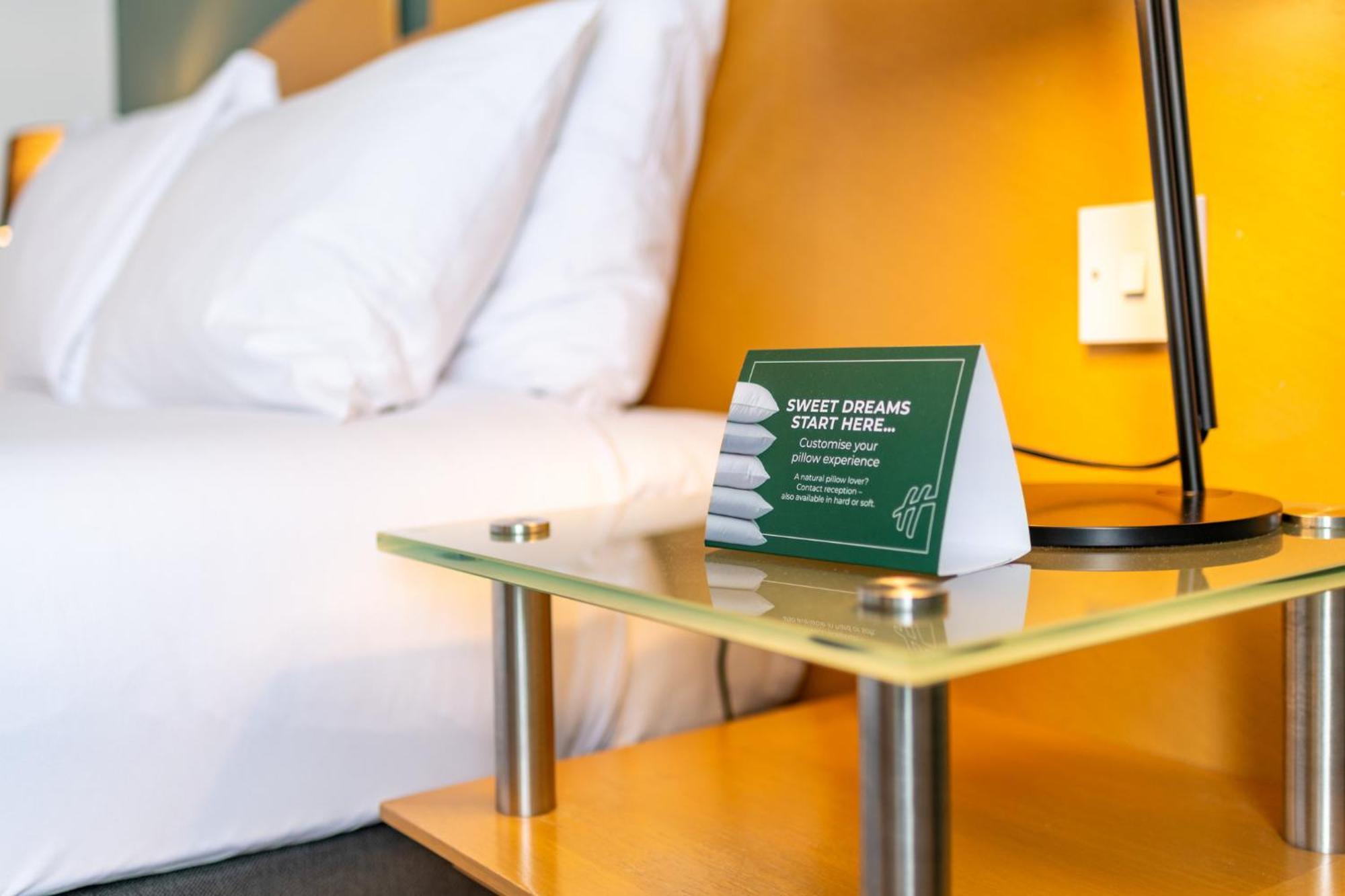 Holiday Inn Ashford - North A20 By Ihg Bagian luar foto