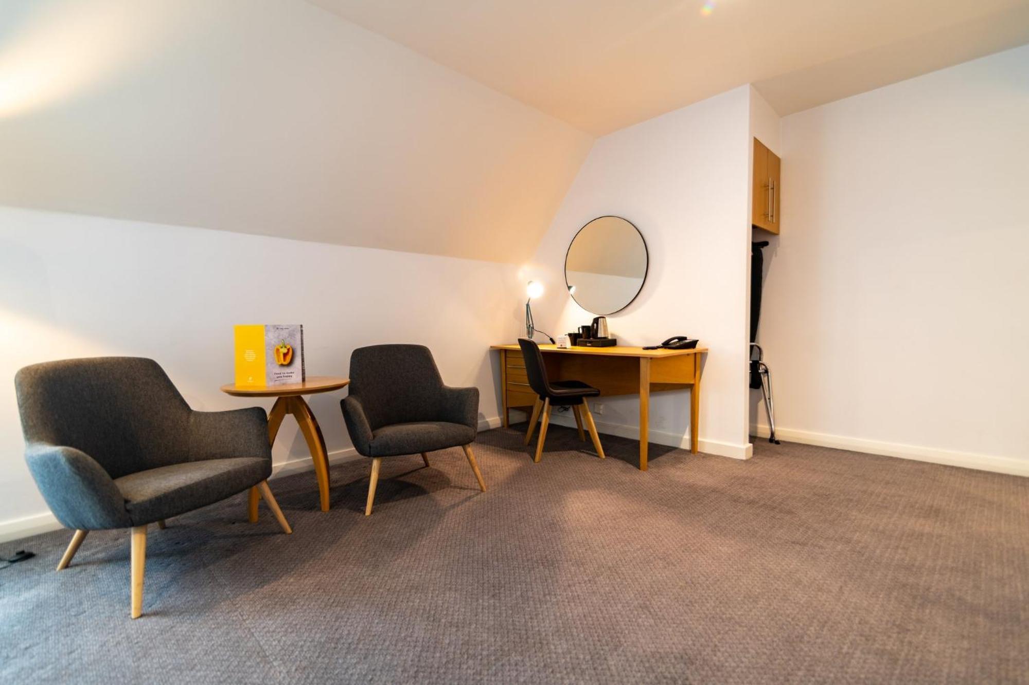 Holiday Inn Ashford - North A20 By Ihg Bagian luar foto