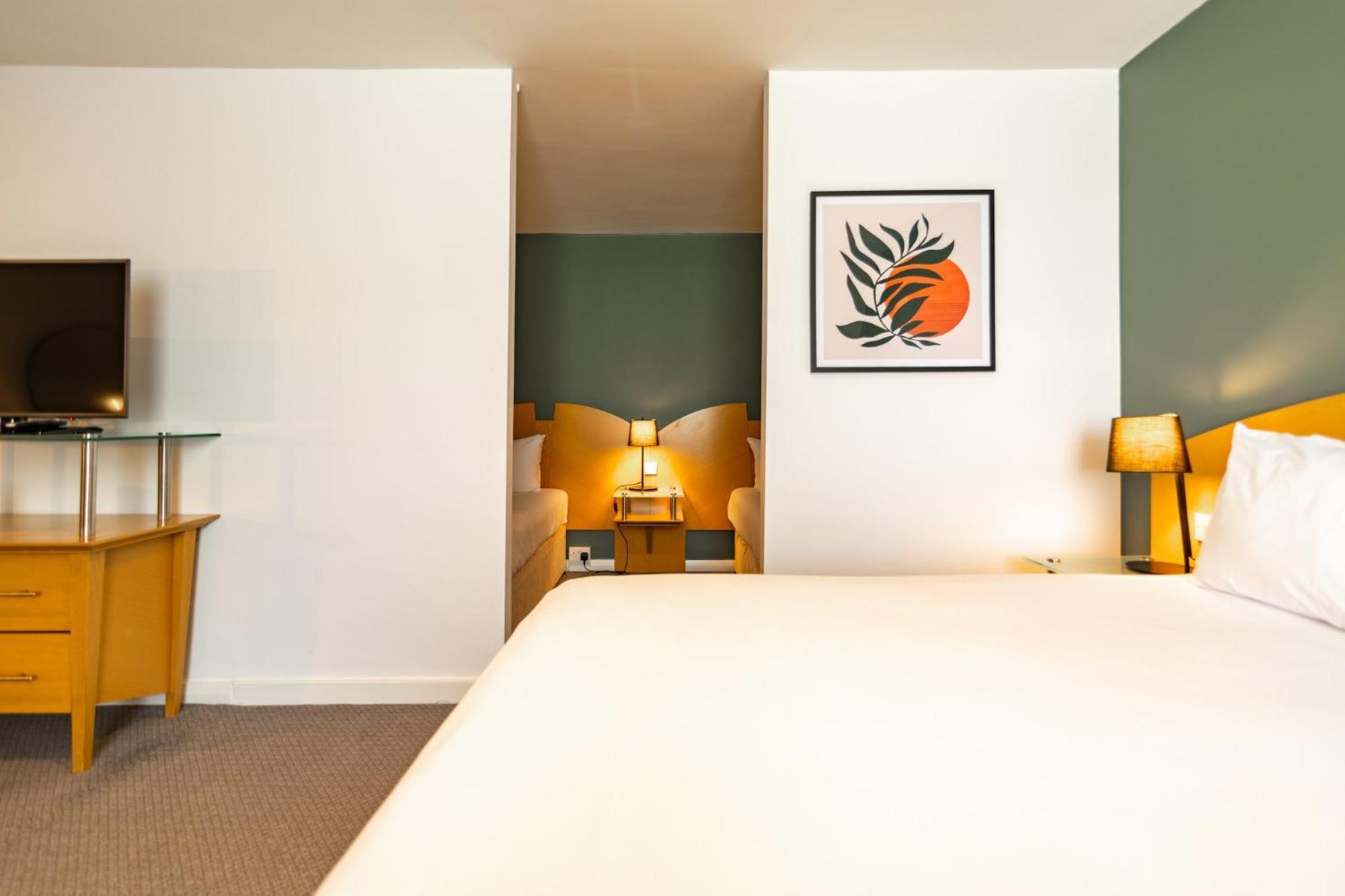 Holiday Inn Ashford - North A20 By Ihg Bagian luar foto